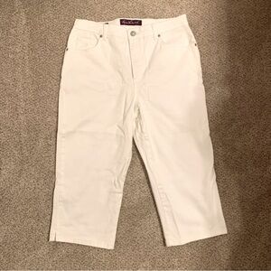 Gloria Vanderbilt Women’s White Capri Jeans